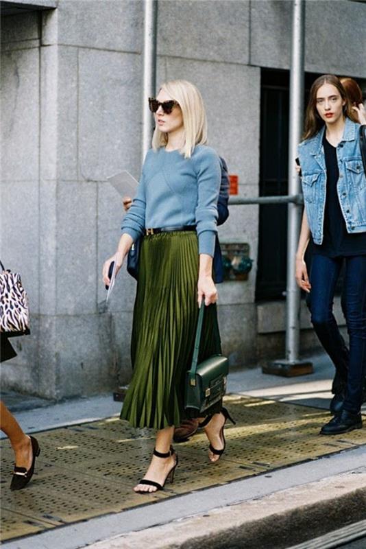 0-lång-veckad-kjol-grön-för-blond-kvinnor-modetrender-höga klackar