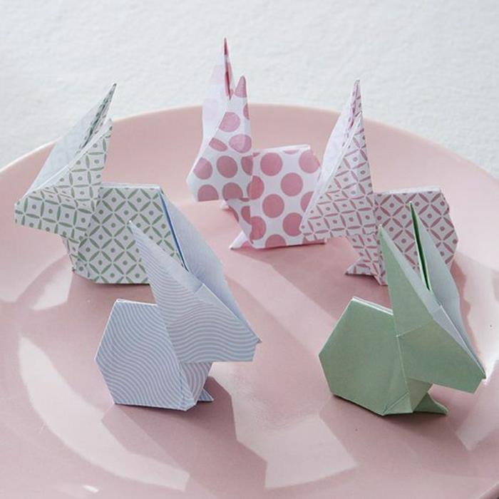 0-origami-zajac-ako-na-vyrobu-origami-v-farebnom-papierovom-origami-zvieratkach