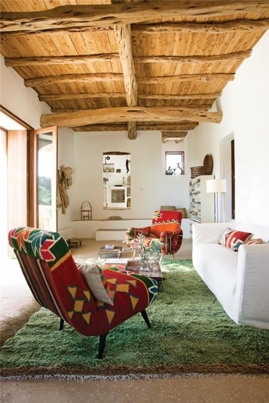 00-nápad-maľba-obývačka-koberec-zelená-sedačka-biely-stropný-vankúš-v-dreve