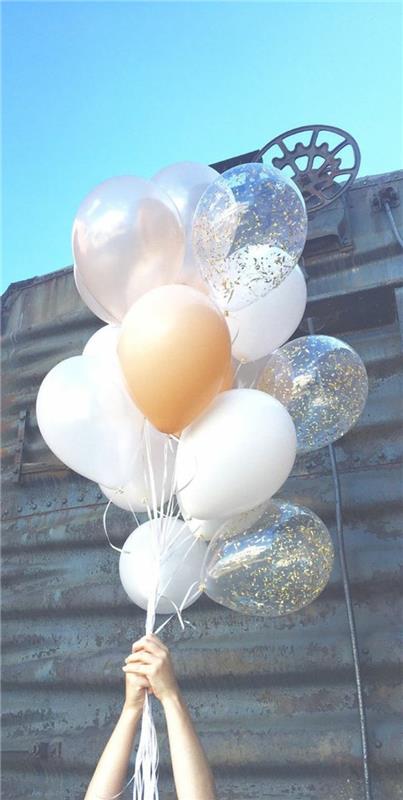 01-dekoration med mångfärgade ballonger