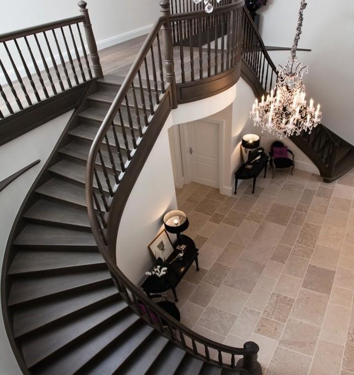 modern-trä-brun-vintage-stil-överdådig-trappa