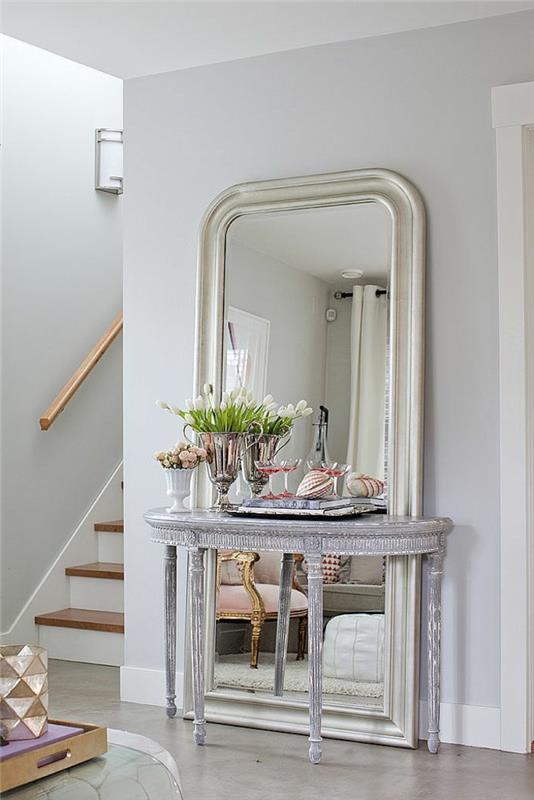 1-alinea-dekorativ-spegel-i-hallen-med-extra-möbler-och-blommor-golv-i-lino