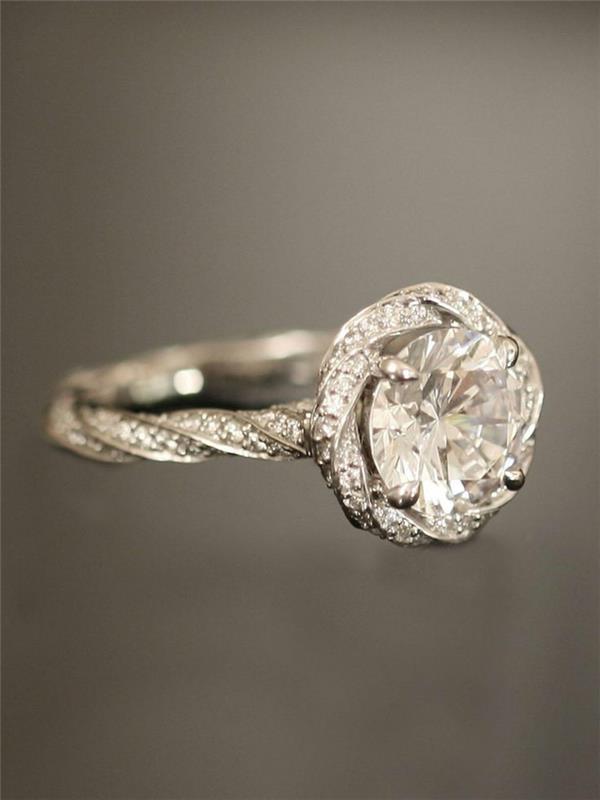 1-förlovningsring-cartier-billig-förlovningsring-för-hennes-ganska-moderna-design-diamanter