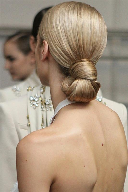 1-večerný účes-ľahké-urob si sám-účes-blond-vlasy-na-večer