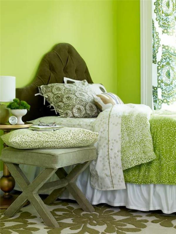1-hur-att-dekorera-ditt-rum-gröna-väggar-beige-grön-matta-dekoration-idé-vuxen-rum