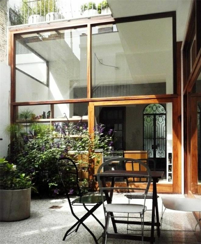 1-exteriérové ​​dielne-a-moderné-lofty-záhradné nádvorie-kované železné-záhradné-stoly-stoličky