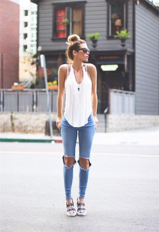 1-žena-roztrhané džínsy-moderné-trendy