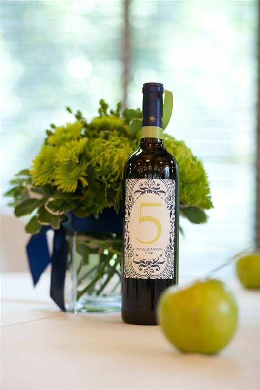 1-pekná-personalizovaná-fľaša vína-personalizovaná-etiketa na víno-na-svadobný stôl