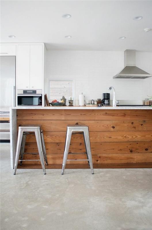 1-pekná-kuchyňa-so-sivou-voskovanou-betónovou podlahou-a-drevenou-kuchynskou linkou-so-sivou-barovou stoličkou