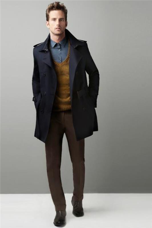 1-pánsky-dlhý-kabát-pánsky-zara-kabát-v-tmavo-modrej farbe s džínsovou košeľou a čiernymi nohavicami