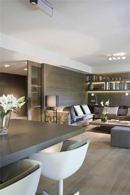 1-posuvné dvere do obývačky so sivou stenou, masívnym dreveným stolom a bielym stropom