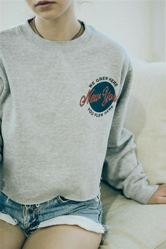 1-tröja-kvinna-mode-grå-kort-byxor-denim