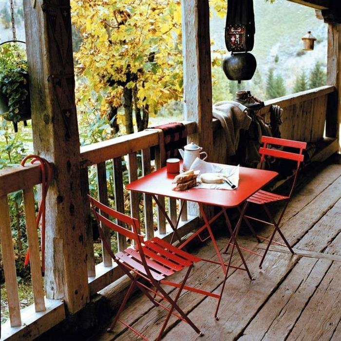 1-ett-vackert-järn-bord-hopfällbart-trädgård-bord-i-röd-trä-terrass-för-huset