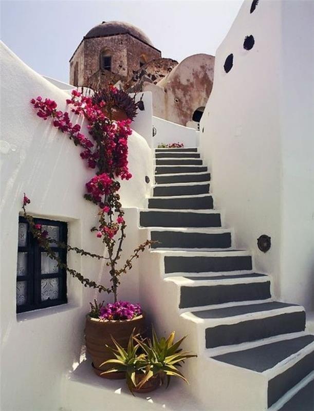 idé-deco-exteriör-trappa-stil-medirerraneen-deco-med-blommor