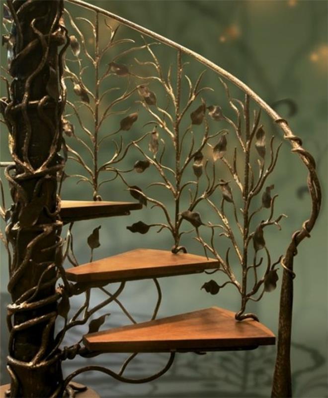 deco-trappa-ganska-balustrade-trappa-med-blommig-mönster-spiraltrappa-i-trä-ett-verkligt mästerverk