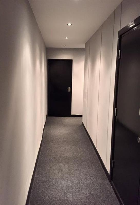 117-build-a-hall-a-black-resized-floor