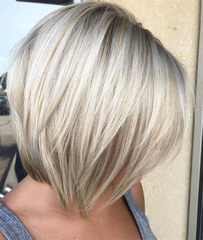 13 idealisk frisyr för tunt hår kvinna med lager frisyr i cool blondin
