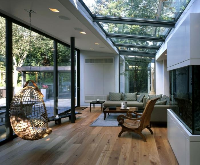 deco-veranda-älskvärd-veranda-enkel-och-modern-en-stor-soffa-trästol-sväng-i-ratin-stil-mycket-chic