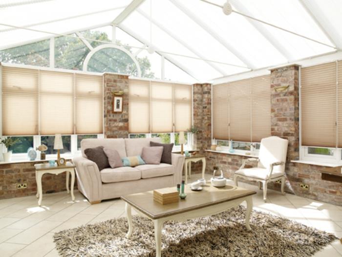 deco-veranda-raffinerad-stil-ren-linjer-layout-veranda-bekväm-soffa-trä-bord-pretty-deisgn-veranda-konverteras till vardagsrum
