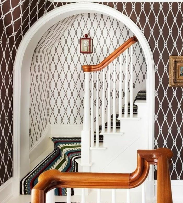 idé-deco-extraordinär-trappa-deco-vägg-med-geometriska-mönster-orientalisk-trappa-idé-kvart-sväng-trappa-överhäng-med-en-båge