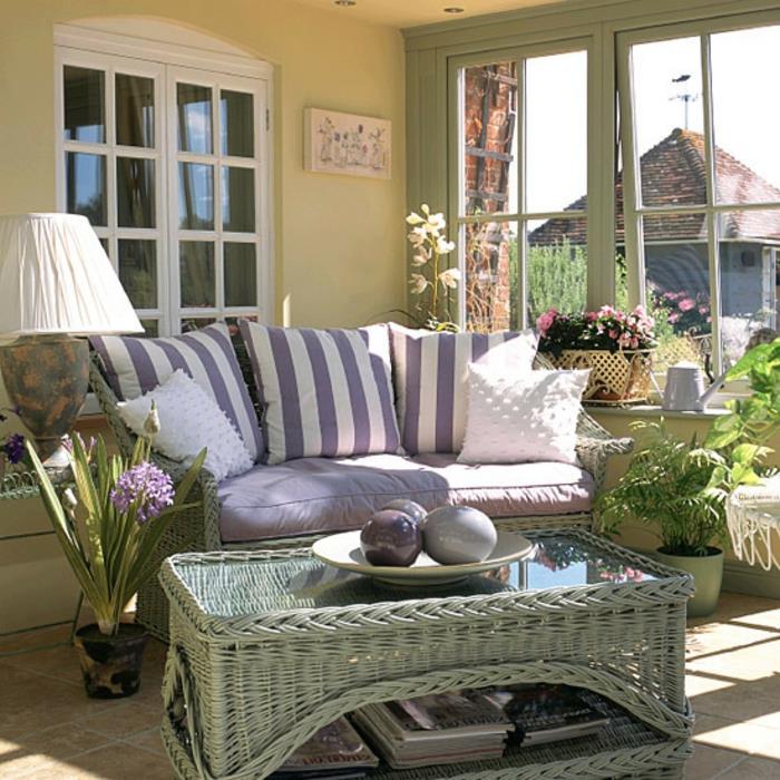 deco-idé-möblerad-veranda-relaxavdelning-rotting-soffa-rotting-bord-med-förvaringsutrymme