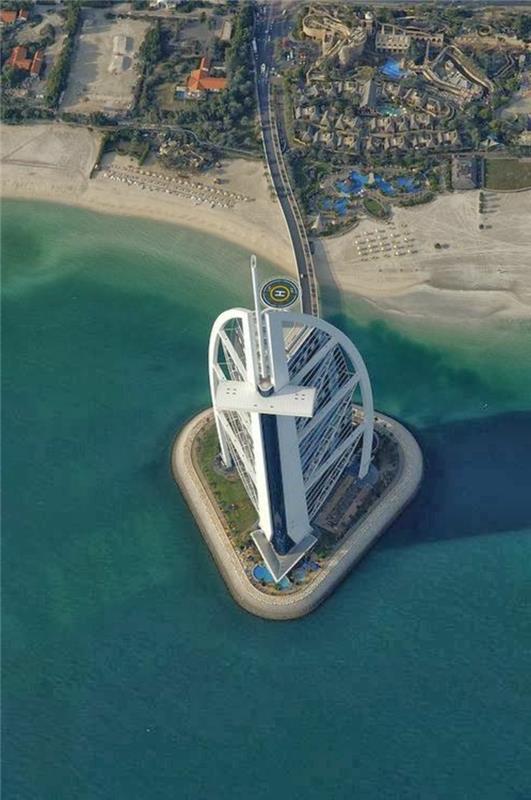 2-de-högsta-skyskraporna-i-världen-burj-al-arab-dubai-byggnad-hög-magnifik-utsikt