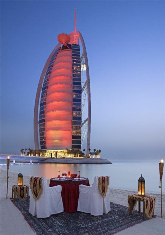 2-de-högsta-skyskraporna-i-världen-burj-al-arab-dubai-high-world-building-in-the-clouds-restorant