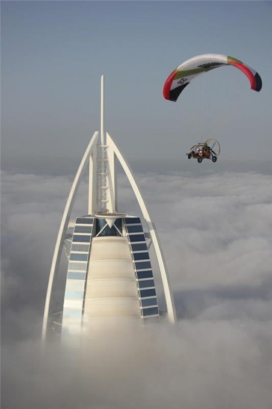 2-de-högsta-skyskraporna-i-världen-burj-al-arab-dubai-high-world-building-in-the-clouds