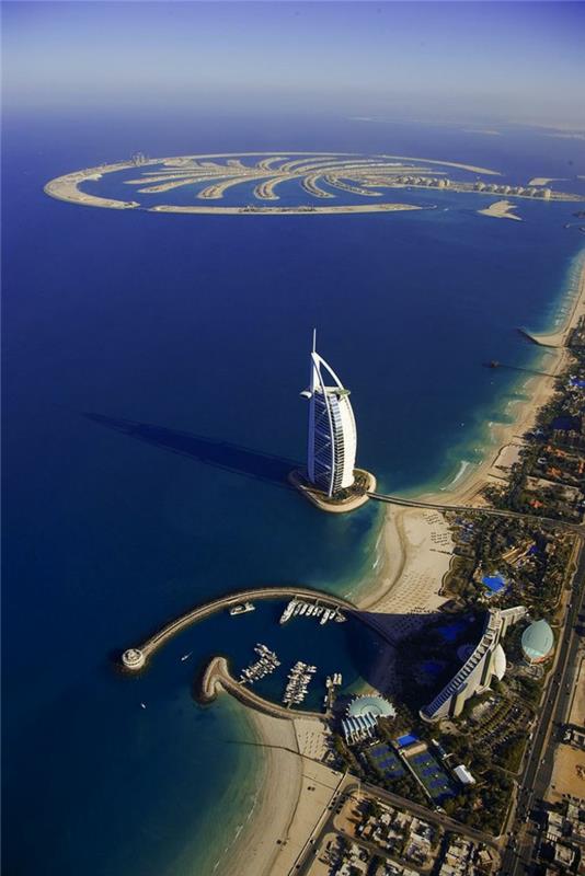 2-de-högsta-skyskraporna-i-världen-burj-al-arab-dubai-en-magnifik byggnad-i-havet