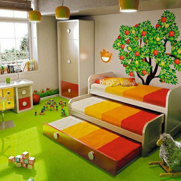 2-gentleman-möbler-för-barnrummet-med-grön-matta-falsk-gräsmatta