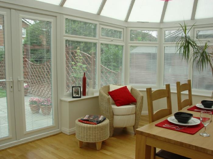 deco-veranda-möblerad-i-matsal-design-enkel-och-estetisk