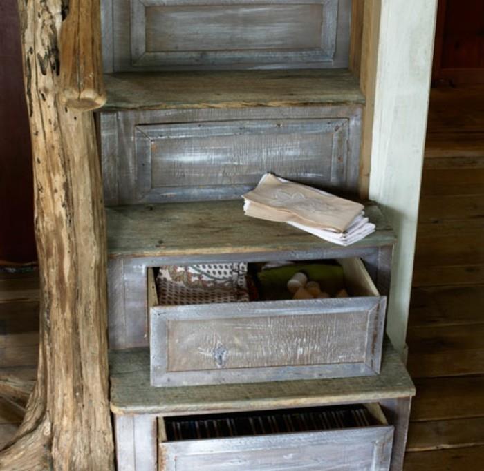 deco-trappa-vintage-stil-gammaldags-trappa-lagringsutrymme-i-trappan