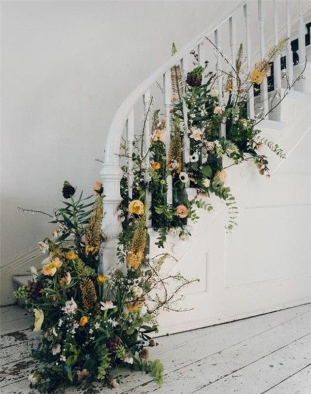 trappa-dekoration-med-vackra-blommor-magnifik-idé-renovatin-trappa