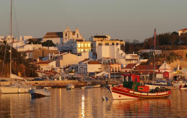 Algarve-semester-i-Alvor-hus-havs-storlek