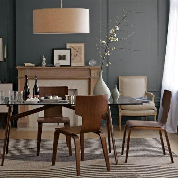 Karamelová farba-interiér-kreatívny-nápad-jedálenské stoličky