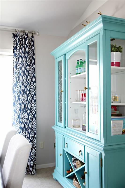 Kuchyne-akvamaríny-interiér-nápad-modrý-bufet