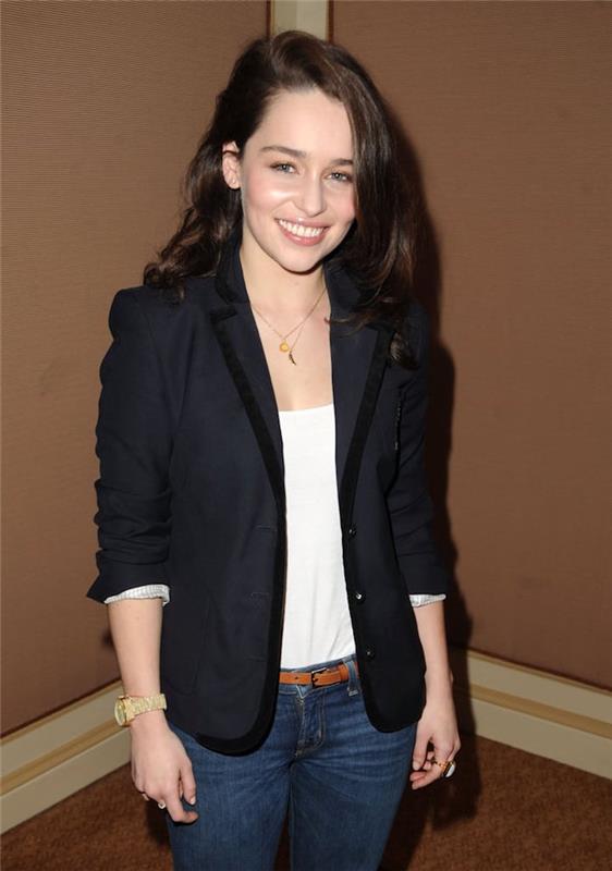 Emilia Clarke 2011 vid 24 års ålder när hon drabbades av sin första stroke -aneurysm efter den första säsongen av Game Of Thrones