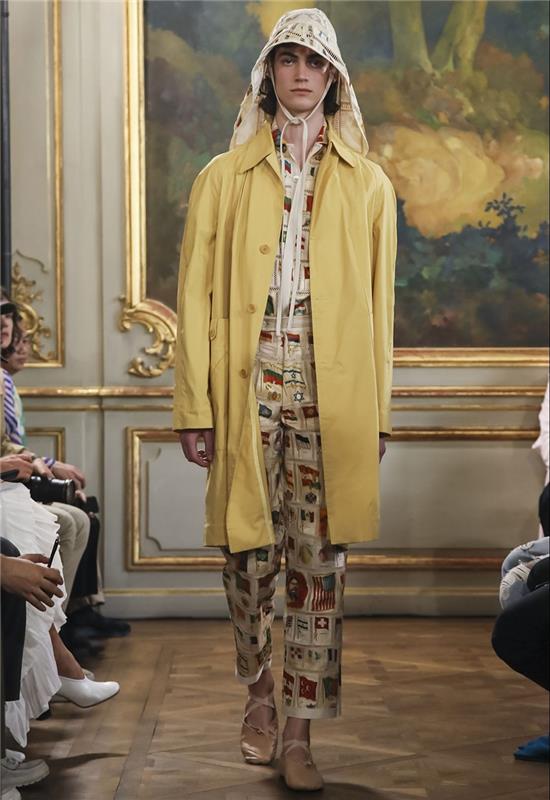 Newyorská značka vytvorená Emily Adams Bode v roku 2016 a špecializujúca sa na luxusné pánske oblečenie s vintage inšpiráciami predstavila svoju jarnú letnú kolekciu počas Paris Fashion Week SS19