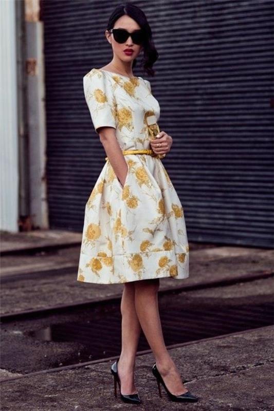 Modern-in-vintage-style-retro-fashion-trapézové šaty