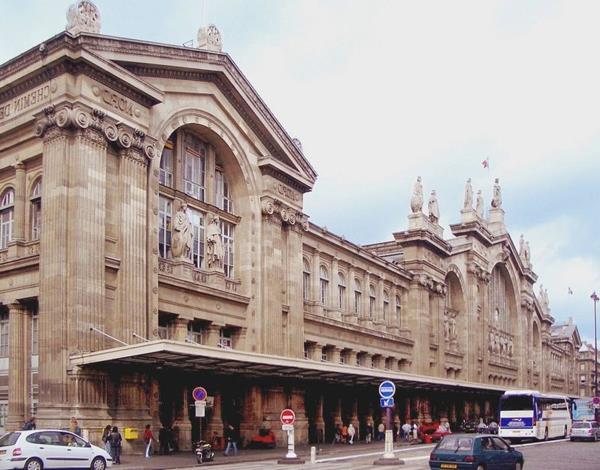 Gare-du-Nord-Paris-Haussmmannian-architektúra