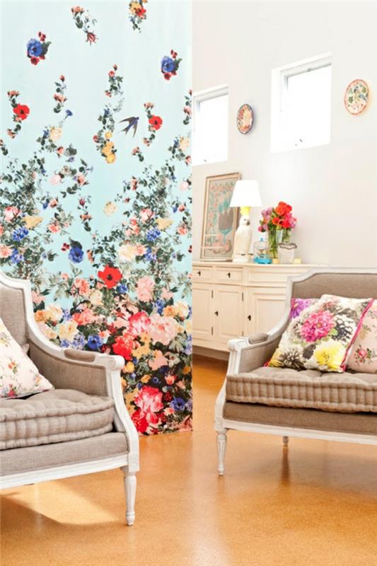 Väggdekoration-idé-design-tapeter-vackra-blå-vägg-och-blommor