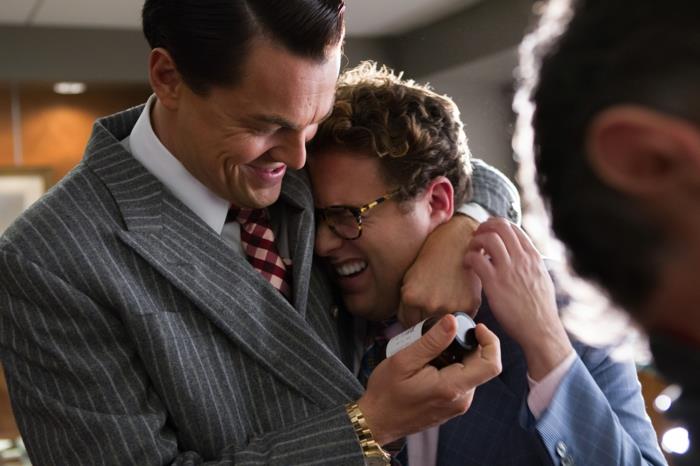 Vänster till höger: Jonah Hill spelar Danny och Leonardo DiCaprio spelar Jordan Belfort i THE WOLF OF WALL STREET, från Paramount Pictures och Red Granite Pictures.