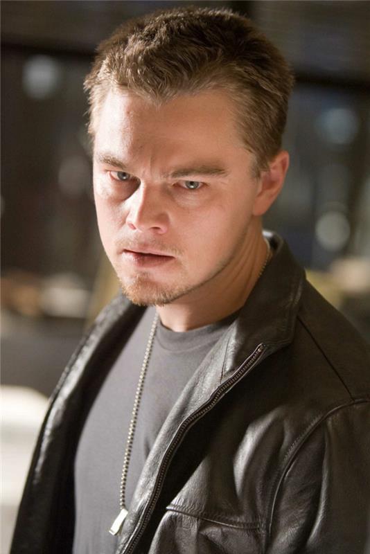 LEONARDO DiCAPRIO spelar rollen som Billy Costigan, en statlig soldat som tar ett farligt undercover -uppdrag, i Warner Bros. Bilder ?? kriminaldrama ?? The Departed. ?? FOTOGRAFER SOM ENDAST SKA ANVÄNDAS FÖR ANNONSERING, PREMOTION, PUBLICITET ELLER ÖVERSIKT AV DENNA SPECIFIKA RÖRELSESBILD OCH FÖR ATT BLI STUDIENS FASTIGHET. INTE TILL SALU ELLER ÅTERDELNING.