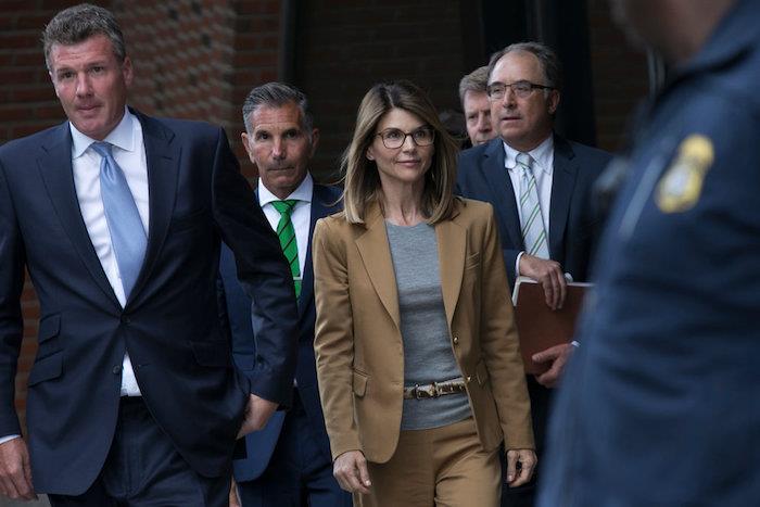 Lori Loughlin a Mossimo Giannulli vzniesli obvinenie po odmietnutí uznania viny