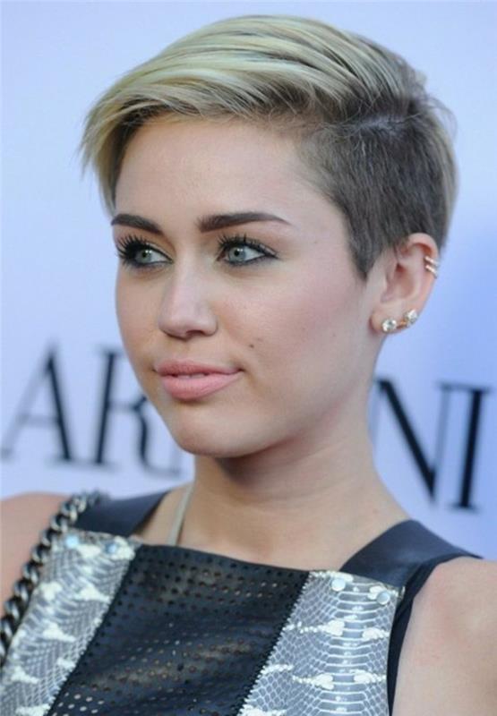 miley-cyrus-krátky-strih-degradovaný-balayage-blond-zelené-oči-ružové-pery