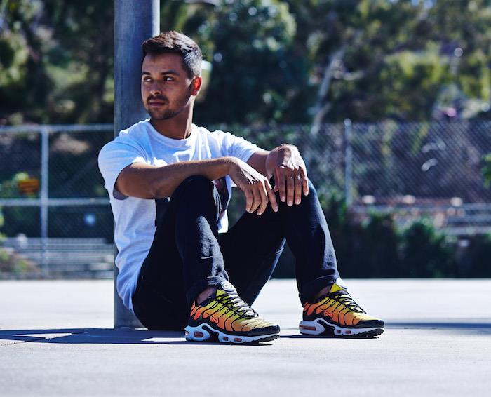 Trendový basketbal 2018 s Nike Air Max TN plus žltooranžovo -čiernymi pánskymi teniskami
