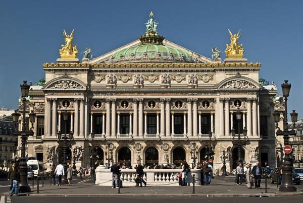 Palais-garnier-paris-oprea-haussmmannian-architektúra