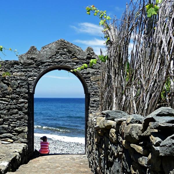 Portugal-dörren-till-havet-stenarna-havet-storlek