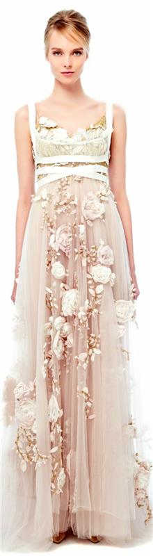 Elegantné-ružovo-svadobné-šaty-kvety