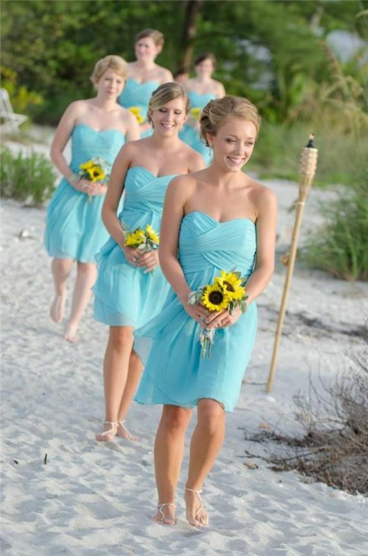 Bröllop-vittne-klänning-på-stranden